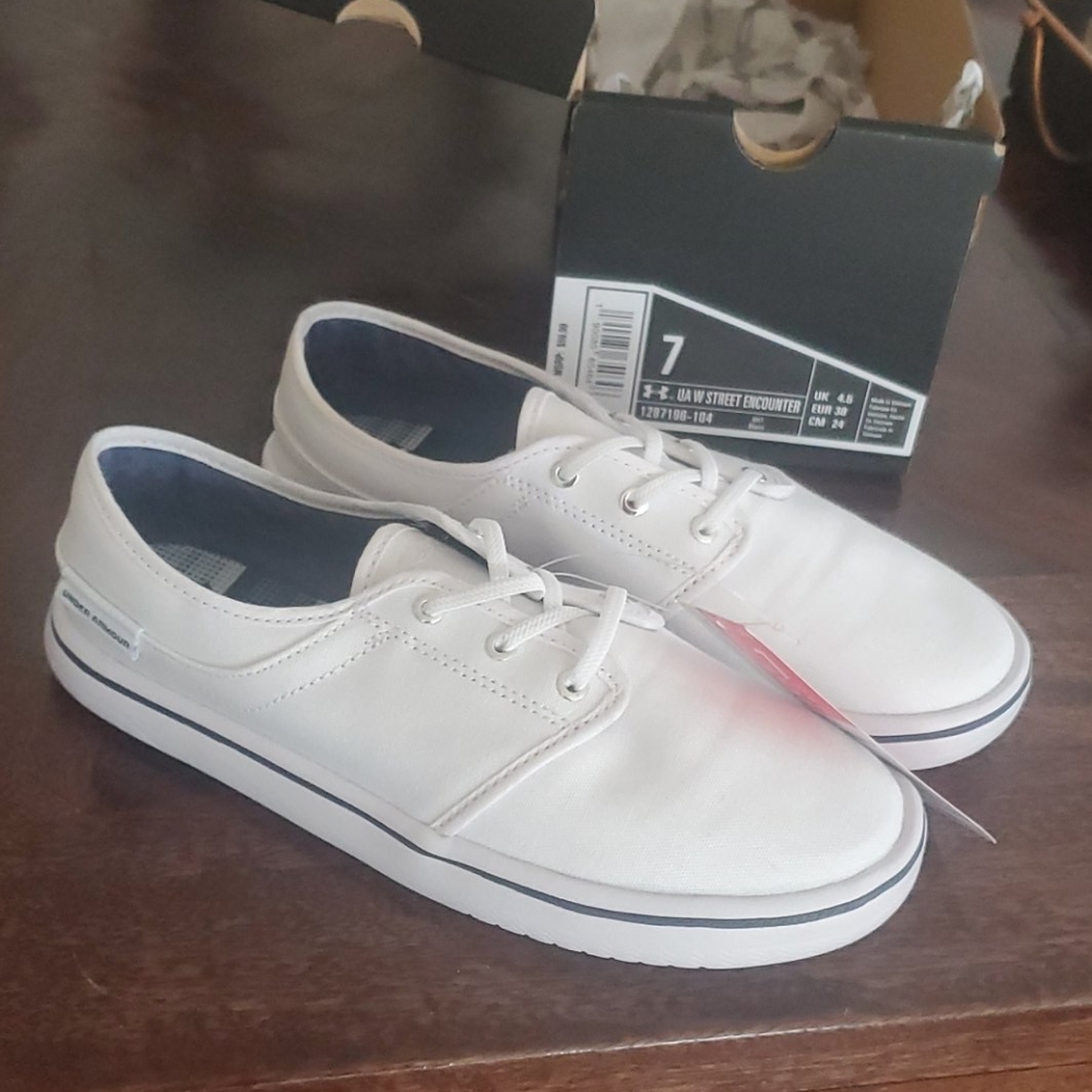 NWT Under Armour women's slip on sneaker